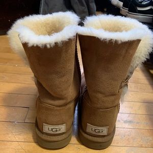 Bailey Button 2 Uggs
